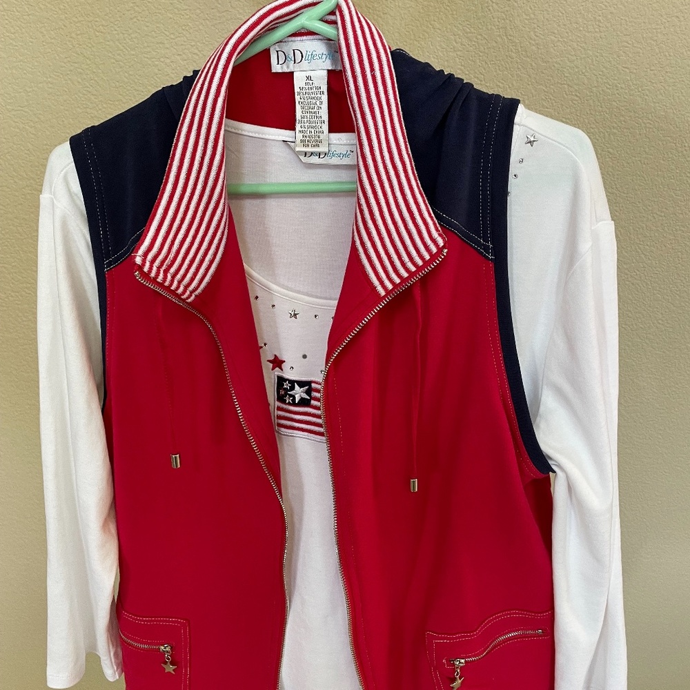 D & D lifestyle ladies jacket, shirt set.